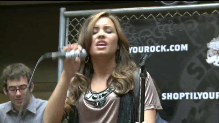 Demi Lovato  Live at Glendale Galleria  in LA for Cambio in HD 05856 - Demilush Live at Glendale Galleria in LA for Cambio Part o11