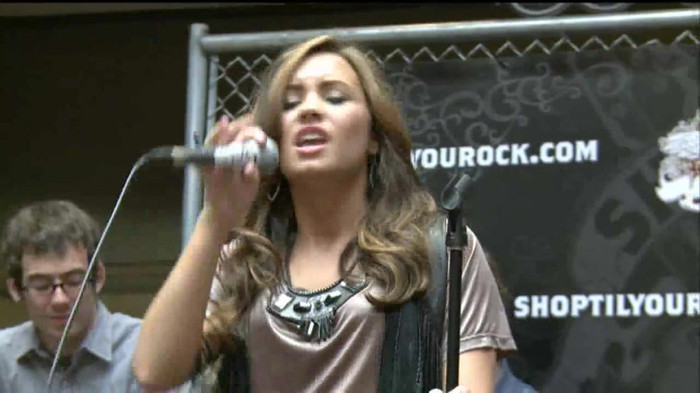 Demi Lovato  Live at Glendale Galleria  in LA for Cambio in HD 05857 - Demilush Live at Glendale Galleria in LA for Cambio Part o11