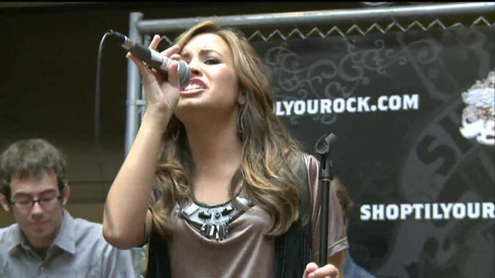Demi Lovato  Live at Glendale Galleria  in LA for Cambio in HD 05874 - Demilush Live at Glendale Galleria in LA for Cambio Part o11