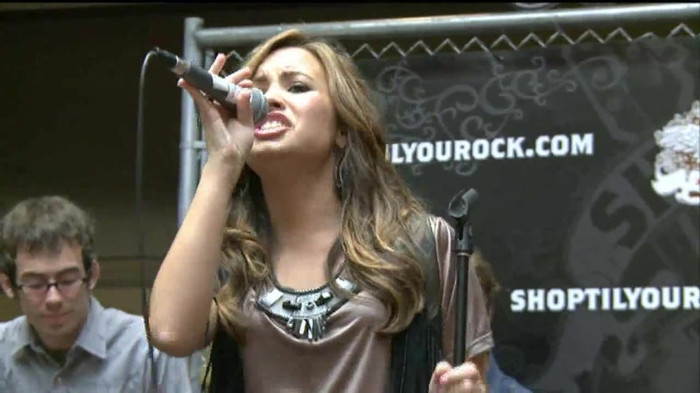 Demi Lovato  Live at Glendale Galleria  in LA for Cambio in HD 05875 - Demilush Live at Glendale Galleria in LA for Cambio Part o11