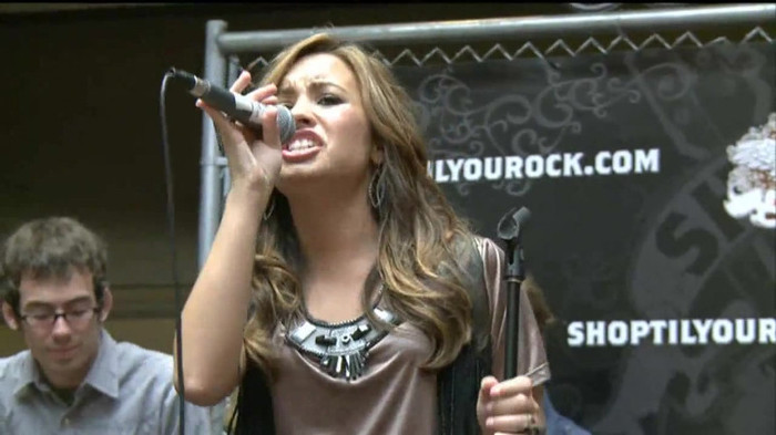 Demi Lovato  Live at Glendale Galleria  in LA for Cambio in HD 05877 - Demilush Live at Glendale Galleria in LA for Cambio Part o11