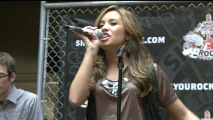 Demi Lovato  Live at Glendale Galleria  in LA for Cambio in HD 05911 - Demilush Live at Glendale Galleria in LA for Cambio Part o11
