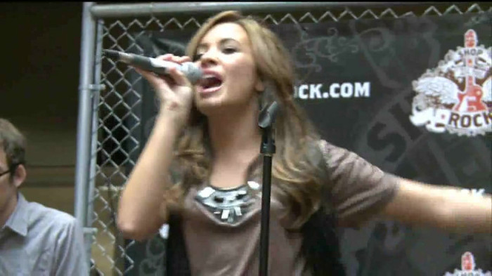 Demi Lovato  Live at Glendale Galleria  in LA for Cambio in HD 05916 - Demilush Live at Glendale Galleria in LA for Cambio Part o11