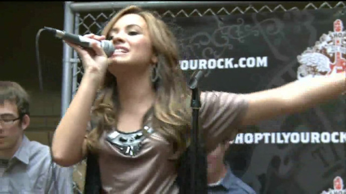 Demi Lovato  Live at Glendale Galleria  in LA for Cambio in HD 05923 - Demilush Live at Glendale Galleria in LA for Cambio Part o11