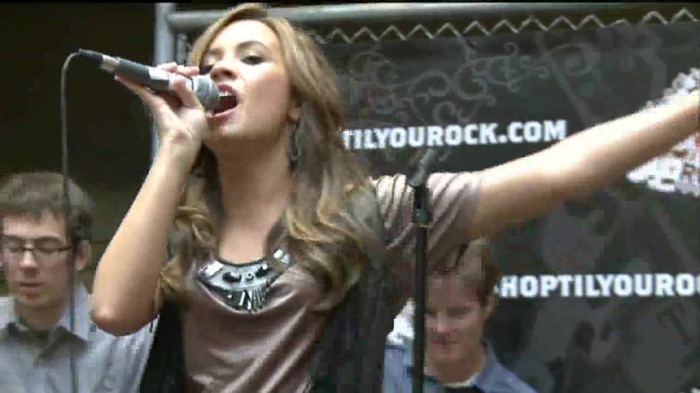 Demi Lovato  Live at Glendale Galleria  in LA for Cambio in HD 05927 - Demilush Live at Glendale Galleria in LA for Cambio Part o11
