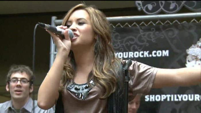 Demi Lovato  Live at Glendale Galleria  in LA for Cambio in HD 05990