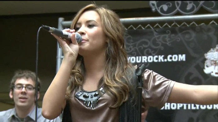 Demi Lovato  Live at Glendale Galleria  in LA for Cambio in HD 05998