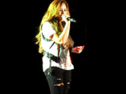 Demi Lovato - Moves Like Jagger (29) - Demilush - Moves Like Jagger Strawberry Festival oo1