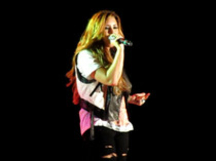 Demi Lovato - Moves Like Jagger (31) - Demilush - Moves Like Jagger Strawberry Festival oo1