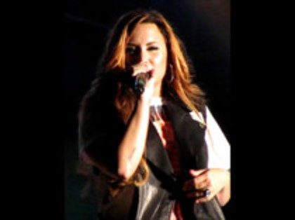 Demi Lovato - Moves Like Jagger (115) - Demilush - Moves Like Jagger Strawberry Festival oo1