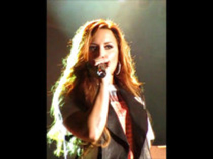 Demi Lovato - Moves Like Jagger (481)