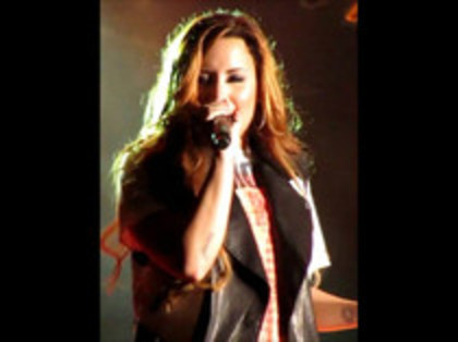 Demi Lovato - Moves Like Jagger (498) - Demilush - Moves Like Jagger Strawberry Festival oo2