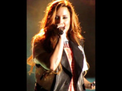 Demi Lovato - Moves Like Jagger (502) - Demilush - Moves Like Jagger Strawberry Festival oo2