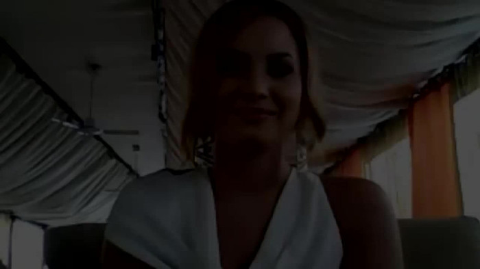 Demi Lovato - Message for her Italian Fans 005