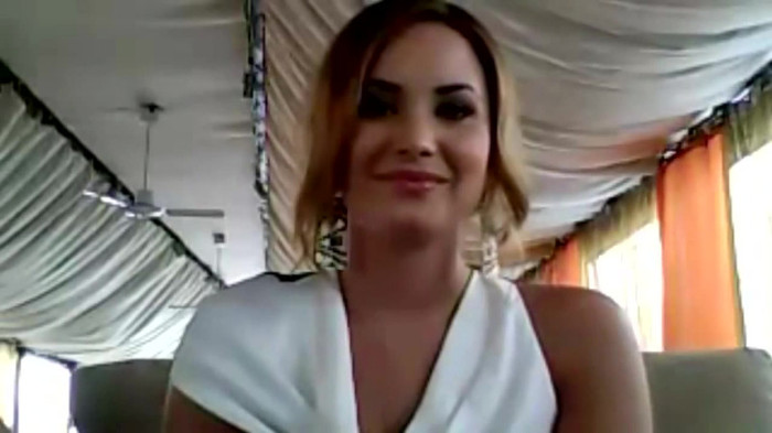 Demi Lovato - Message for her Italian Fans 017