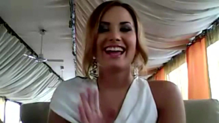 Demi Lovato - Message for her Italian Fans 041