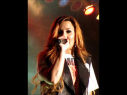 Demi Lovato - Moves Like Jagger (517) - Demilush - Moves Like Jagger Strawberry Festival oo2