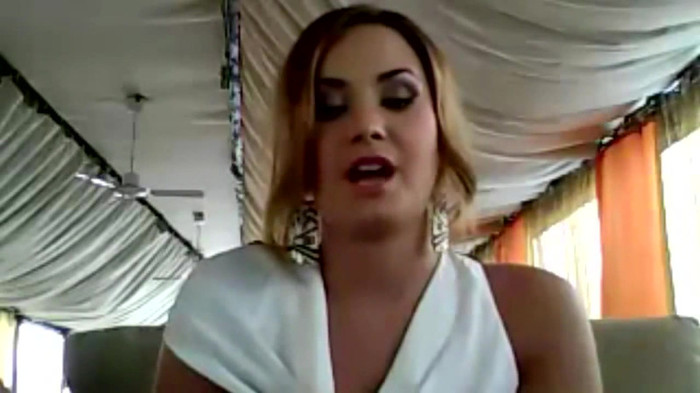 Demi Lovato - Message for her Italian Fans 587
