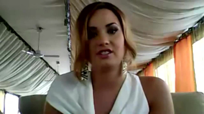 Demi Lovato - Message for her Italian Fans 674