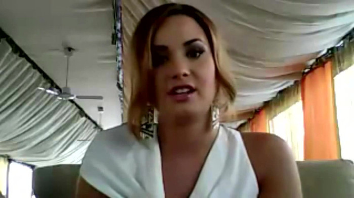 Demi Lovato - Message for her Italian Fans 677