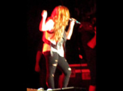 Demi Lovato - Moves Like Jagger (1057)