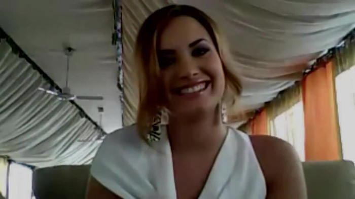 Demi Lovato - Message for her Italian Fans 950