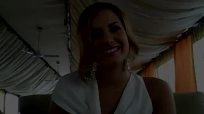 Demi Lovato - Message for her Italian Fans 953
