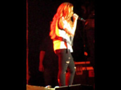 Demi Lovato - Moves Like Jagger (1506)