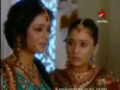 00_02_10 - sara khan