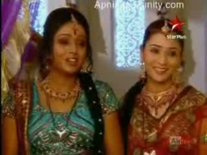 00_03_45 - sara khan