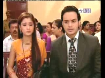 00_06_33 - sara khan