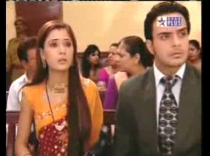 00_07_04 - sara khan