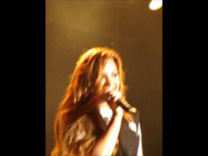 Demi Lovato - Moves Like Jagger (2491)