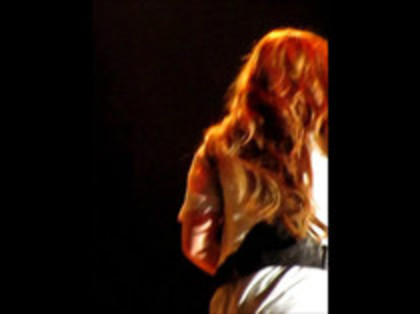 Demi Lovato - Moves Like Jagger (2499)