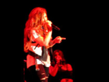 Demi Lovato - Moves Like Jagger (2951)