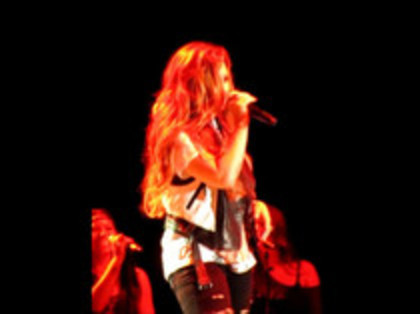 Demi Lovato - Moves Like Jagger (2976)