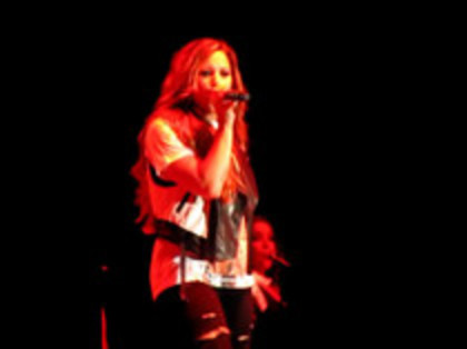 Demi Lovato - Moves Like Jagger (2985)