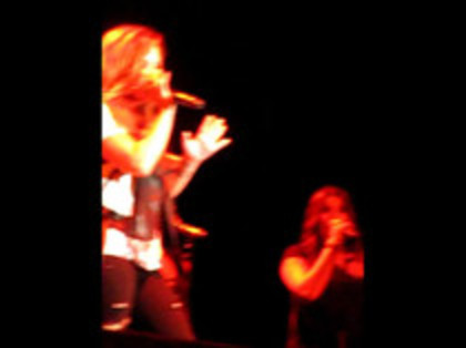 Demi Lovato - Moves Like Jagger (2897)