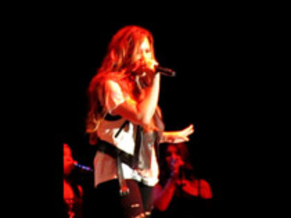 Demi Lovato - Moves Like Jagger (2933)