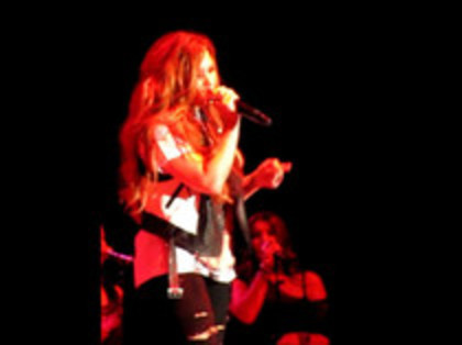 Demi Lovato - Moves Like Jagger (2950)