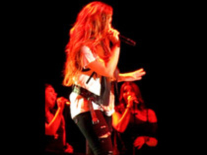 Demi Lovato - Moves Like Jagger (2959)