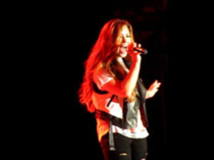 Demi Lovato - Moves Like Jagger (3440)