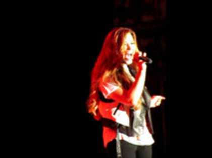 Demi Lovato - Moves Like Jagger (3449)