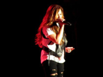 Demi Lovato - Moves Like Jagger (3391)