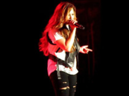 Demi Lovato - Moves Like Jagger (3395)