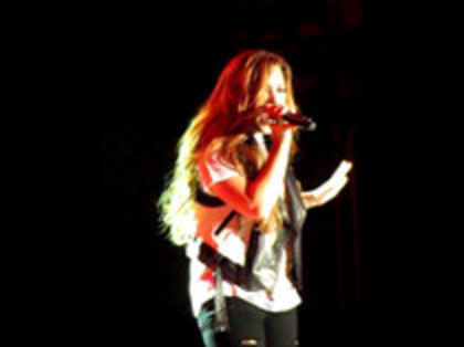 Demi Lovato - Moves Like Jagger (3424)