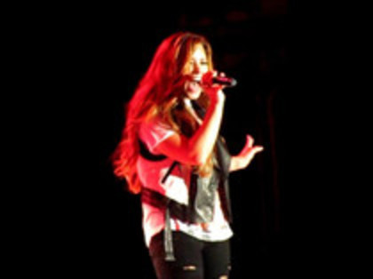 Demi Lovato - Moves Like Jagger (3434)