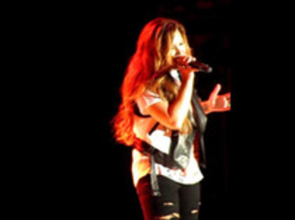 Demi Lovato - Moves Like Jagger (3417)