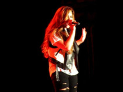 Demi Lovato - Moves Like Jagger (3429)