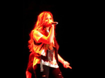 Demi Lovato - Moves Like Jagger (3867)